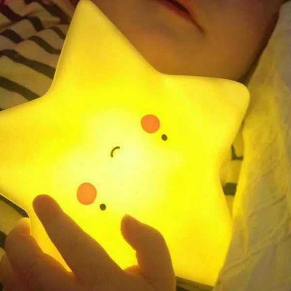 Super lief nachtlampje ster in armen van kind